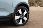 Volvo XC40 T3 Momentum 2018 года (UK)